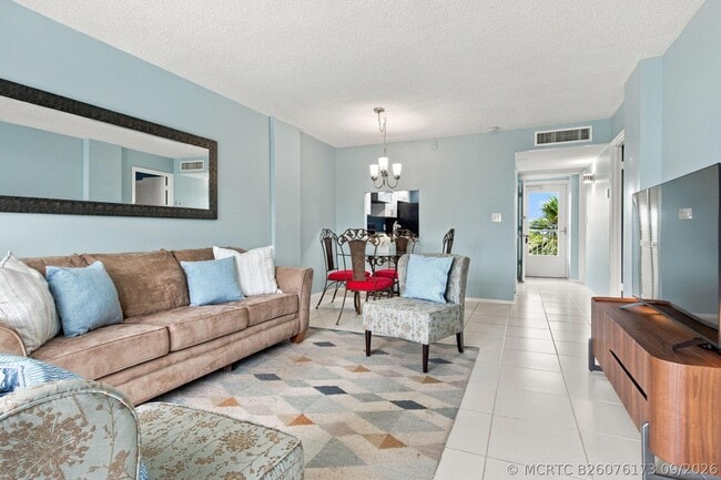 Photo - 113 Royal Pk Dr Unit 4E