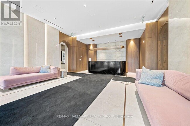 Photo - 560 Rideau St Unit 713