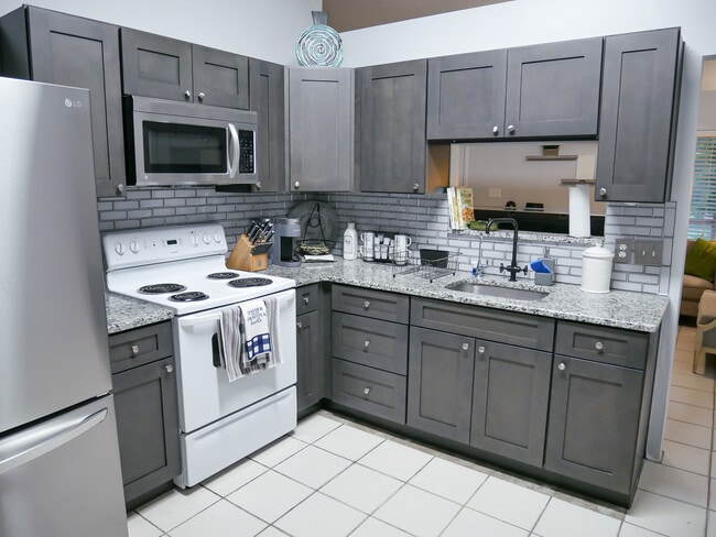 Photo - 1453 Hendren Dr