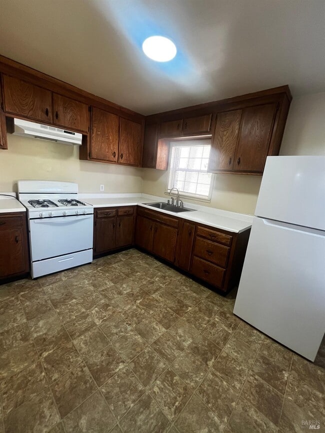 Photo - 11 B St