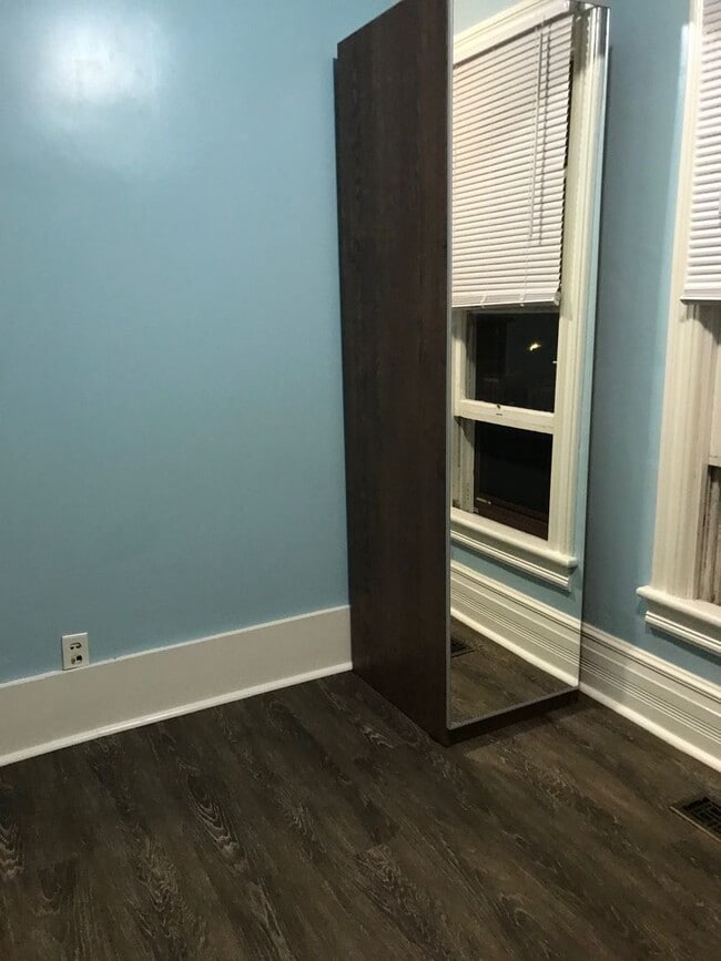 Photo - 6 Bedroom 2 Bathroom Home Available NOW fo...