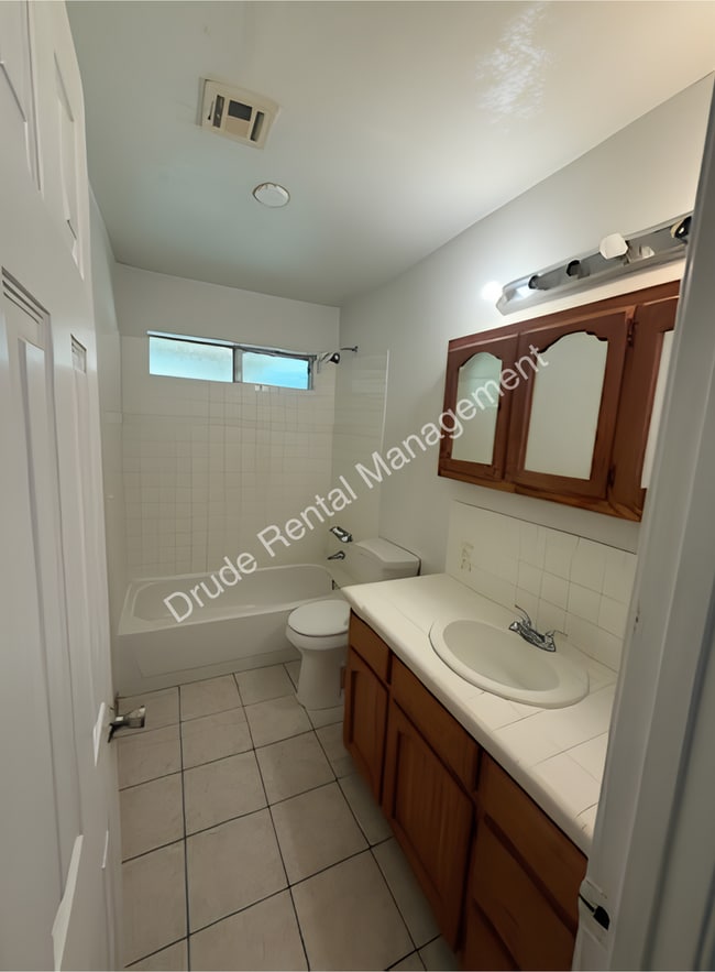 Photo - 335 N Baronne St