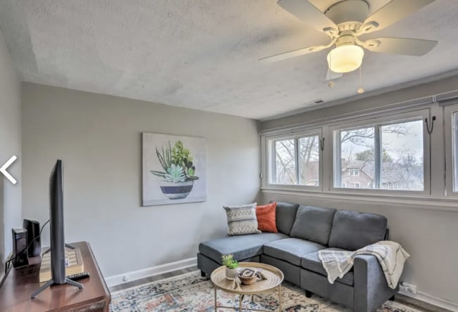 Photo - 1623 Hillcrest Rd