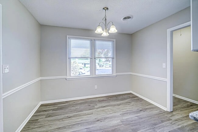 Photo - 2839 Glenn Hills Cir