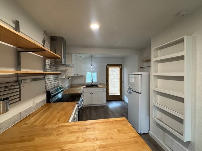 Photo - 527 S 50th St