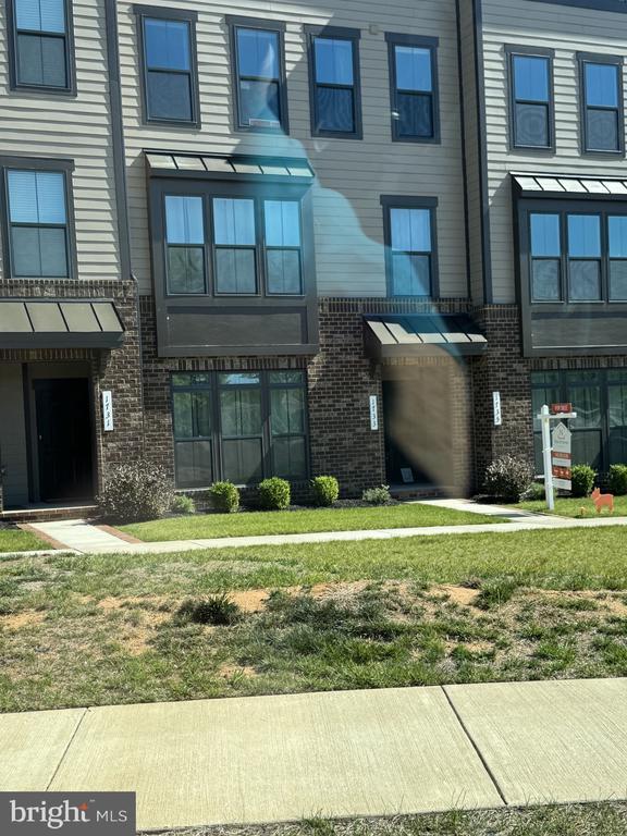 Photo - 1733 Dunnington Pl