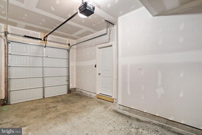 Photo - 88 Mossdale Blvd