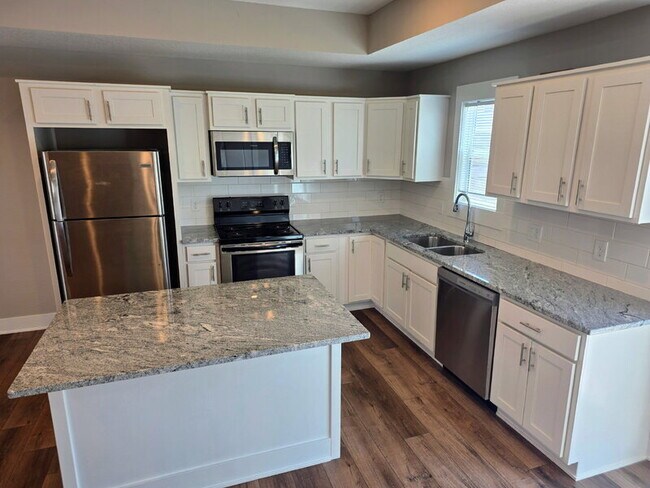 Photo - 301 SE 11th St
