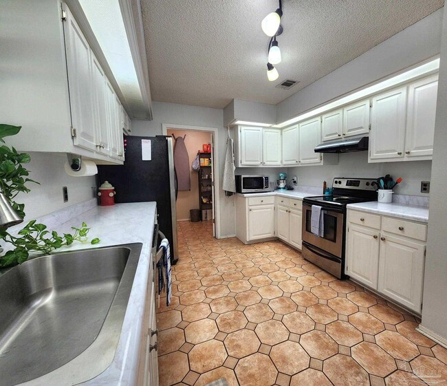 Photo - 589 Bobwhite Pl