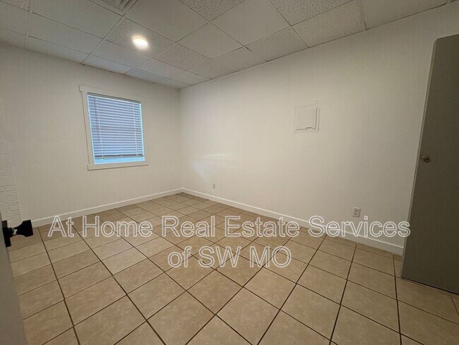 Photo - 3342 E Linwood St Unit 17