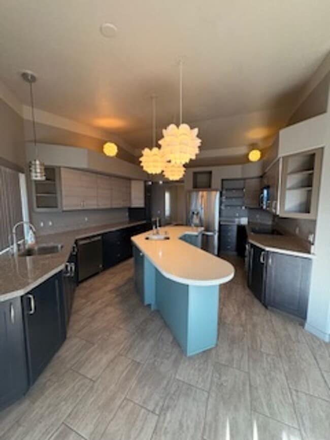 Building Photo - 3 BEDROOM 2 BATH 2 CAR GARAGE w/ Detached 2 room Shop - LONG TERM RENTAL in LHC!!