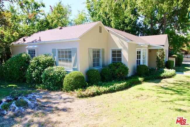 Building Photo - 11410 Aqua Vista St Rental
