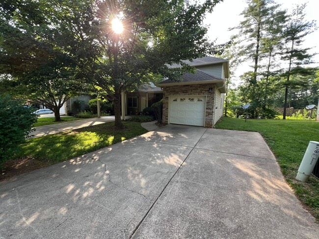 Building Photo - Arden 3 bed Townhome: Commuter's Wishlist
