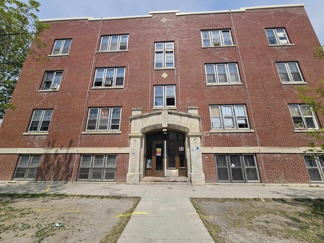 429 Qu'Appelle Ave Unit 16