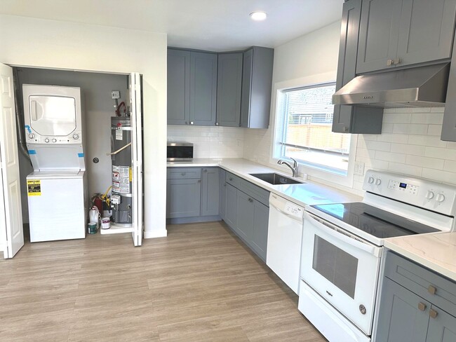 Photo - 47006a Unit 2403 Adu