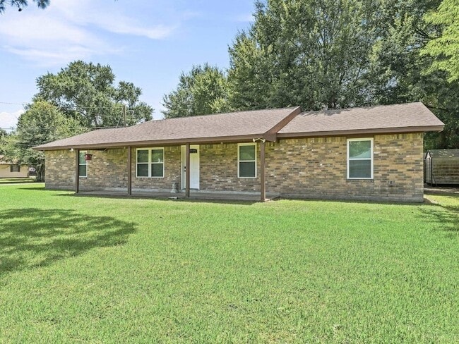 Photo - 620 Blueberry St