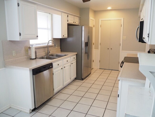 Photo - 924 Summer Trail