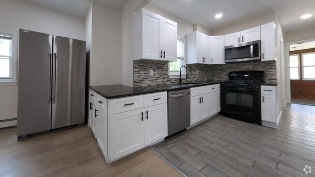 Building Photo - 68 Cutter St Unit 2 Rental