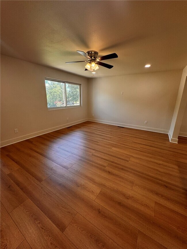 Photo - 14919 Dutchmans Dr
