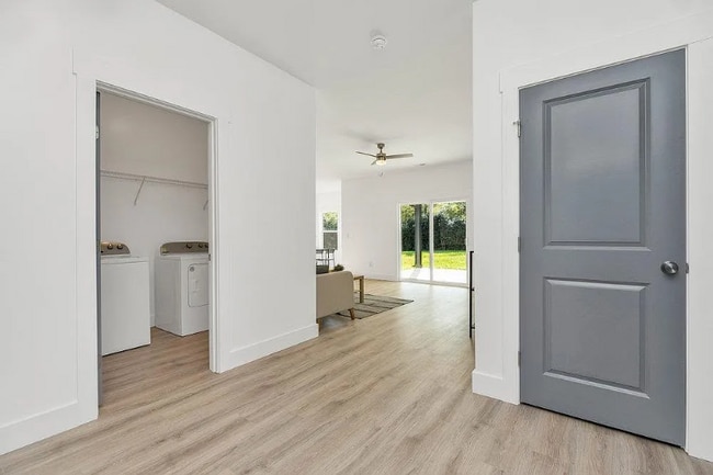 Photo - 206 Essex Dr