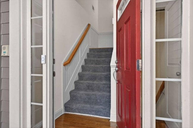 Photo - 655 Mead St SE