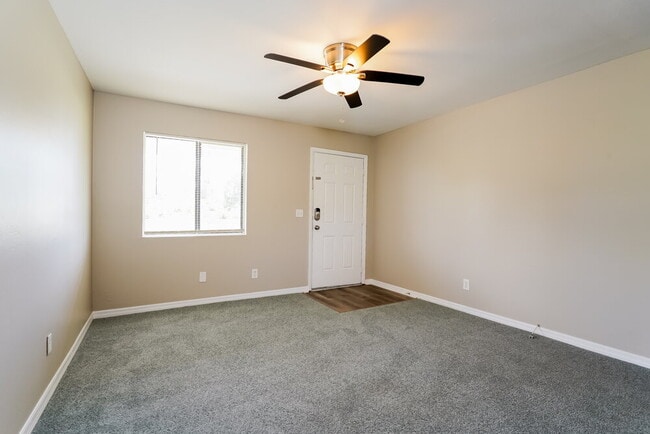 Photo - 5218 6th St W