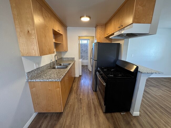 Photo - 140 E 31st St Unit 140-142 E 31st St