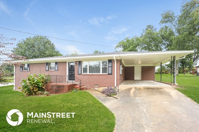 Photo - 600 Emerald Dr House