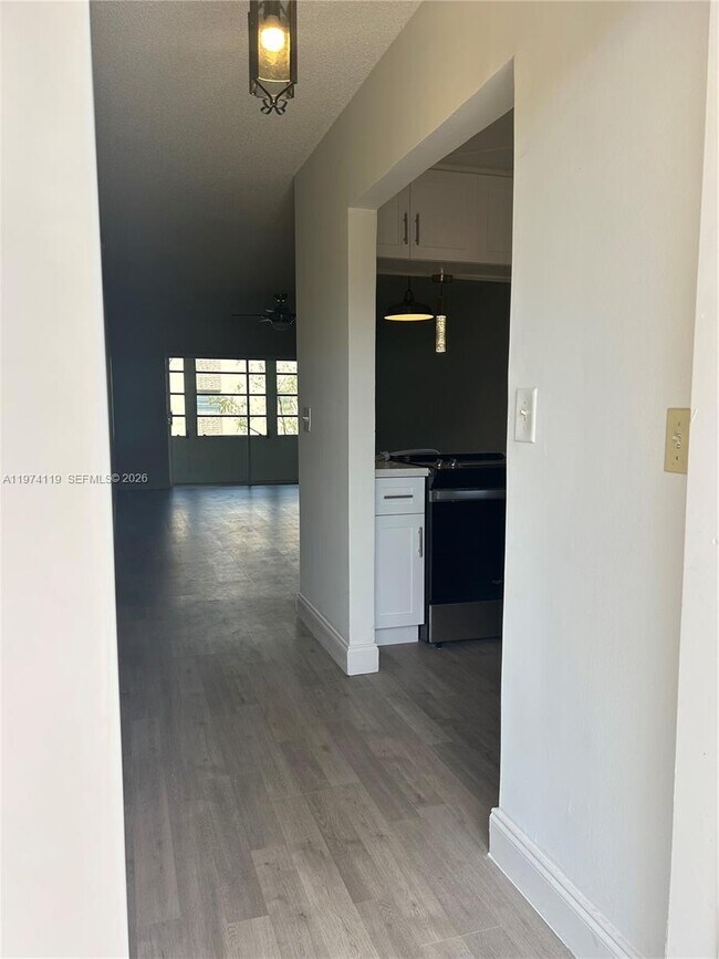 Photo - 301 Cambridge Rd Unit 211