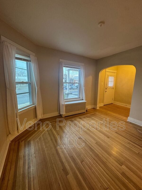 Photo - 305 Altamont Ave