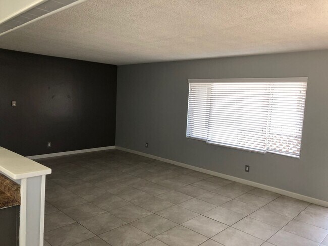 Photo - $2,095 - Spacious 2 Bedroom and 1 Bath in ... Unit 06