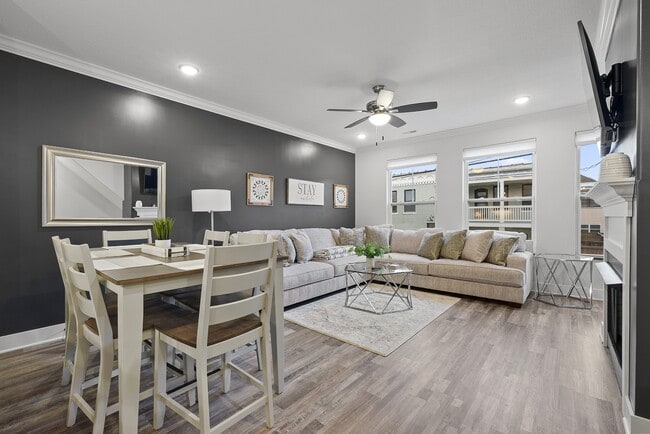 Photo - 127 E 8th Ave