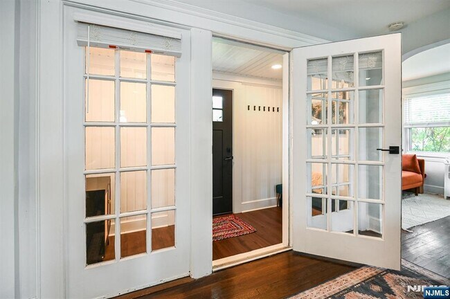 Photo - 669 Doremus Ave