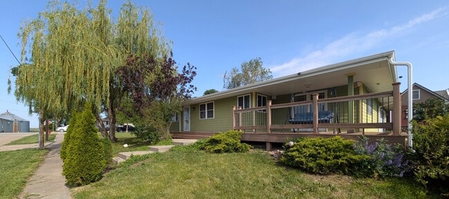 Photo - 309 Perry St House