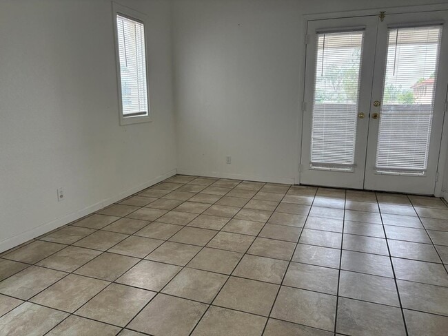 Photo - 1820 E Morten Ave Unit 203