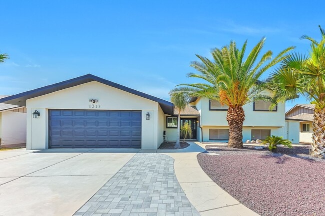 Photo - Massive Remodeled Tri-Level Near ASU with Diving Pool