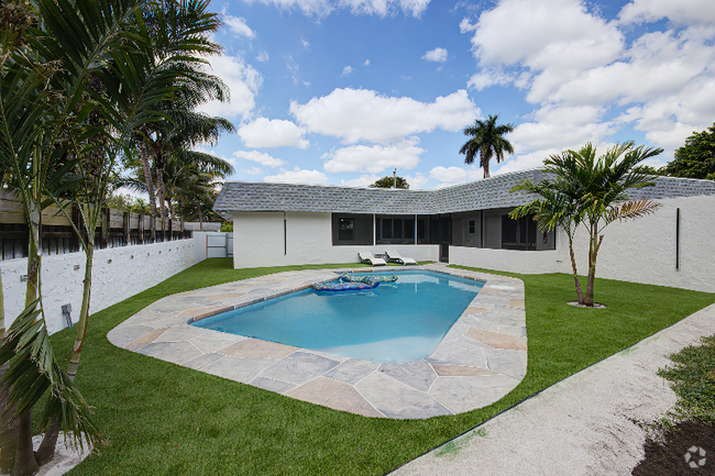 Building Photo - 2420 SW 44th Terrace Rental