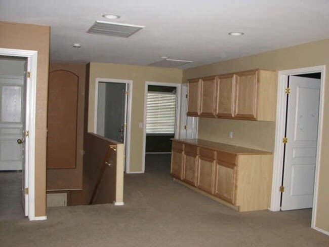Photo - ++HALF MONTH FREE RENT ++ Gorgeous 4 Bed 3 Car garage home in North Peoria