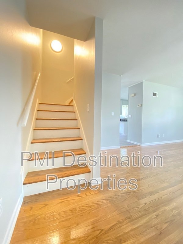 Photo - 6544 Metcalf Ave