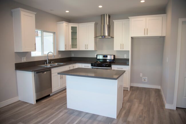 Photo - 6708 Morella Ave