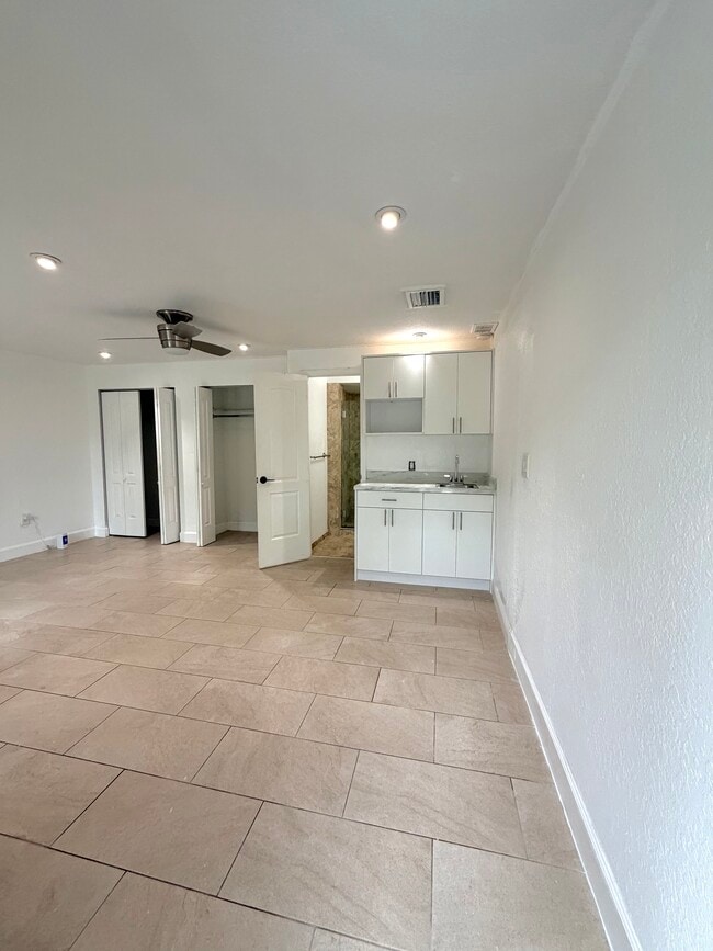 Photo - 925 SW 94th Ave