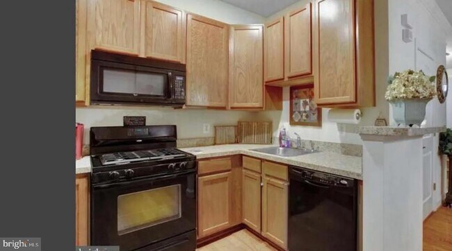 Photo - 2667 Sheffield Hill Way