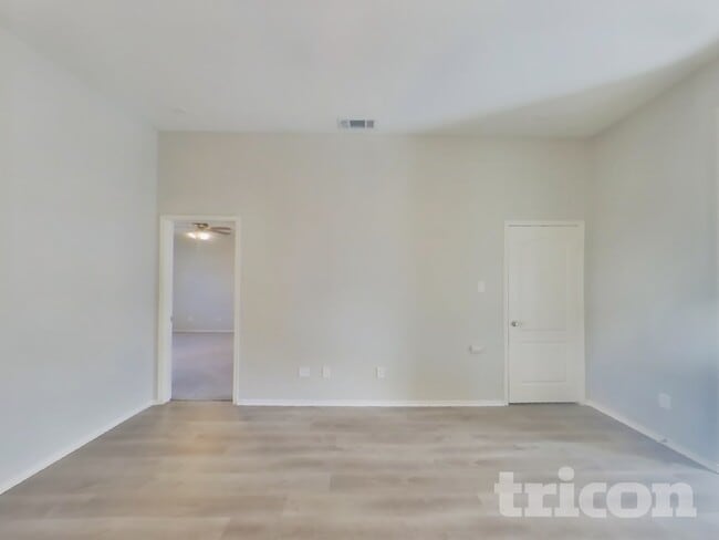 Photo - 2106 Rose May Dr