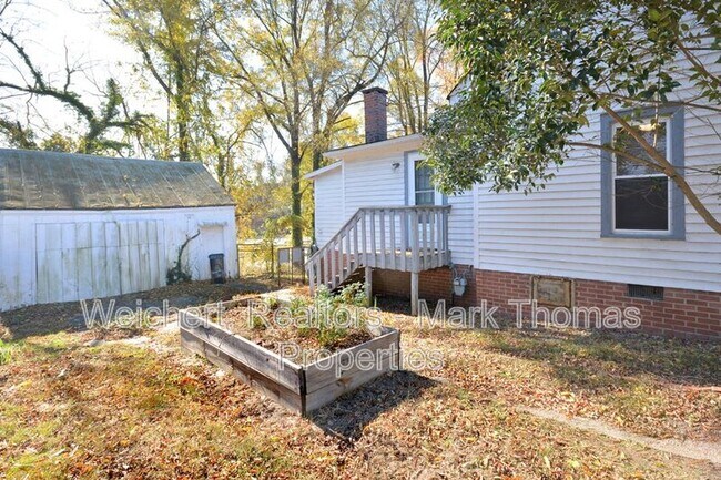 Photo - 605 Yancey St