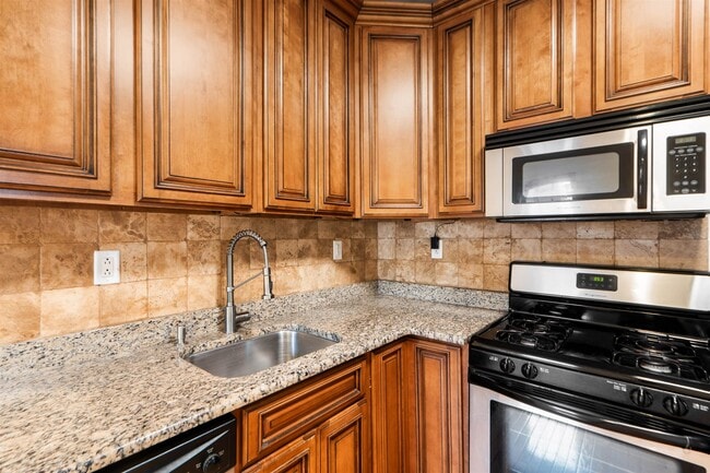 Photo - 70 South St Unit 3