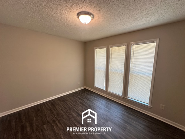 Photo - 4556 Trout Valley Dr