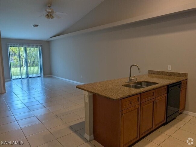 Building Photo - 3722 SE 9th Pl Rental