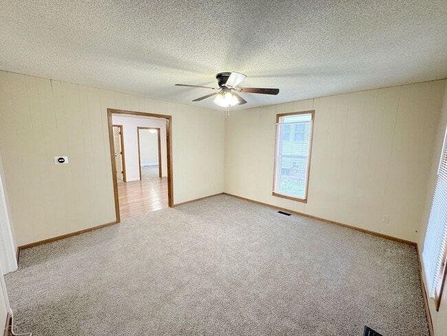 Photo - short term lease available