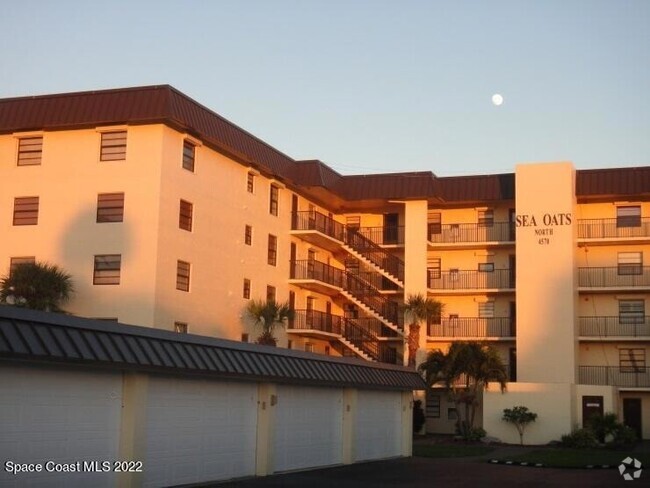 Building Photo - 4570 Ocean Beach Blvd Unit 25 Rental