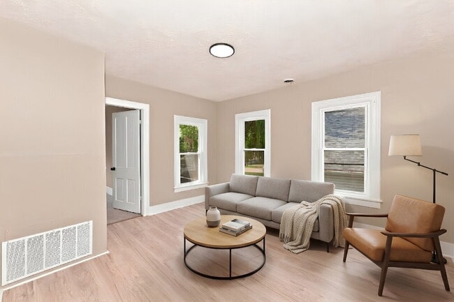4212 Apple Ave Unit 2